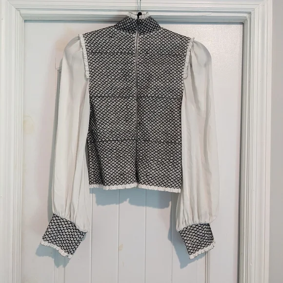 Alice + Olivia Black and White Patterned Top - Picture 5 of 8